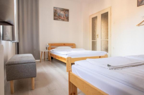 Barát Vendégház - Cosy Guesthouse - Teljes ház privát udvarral - 4 szoba, 2 fürdő